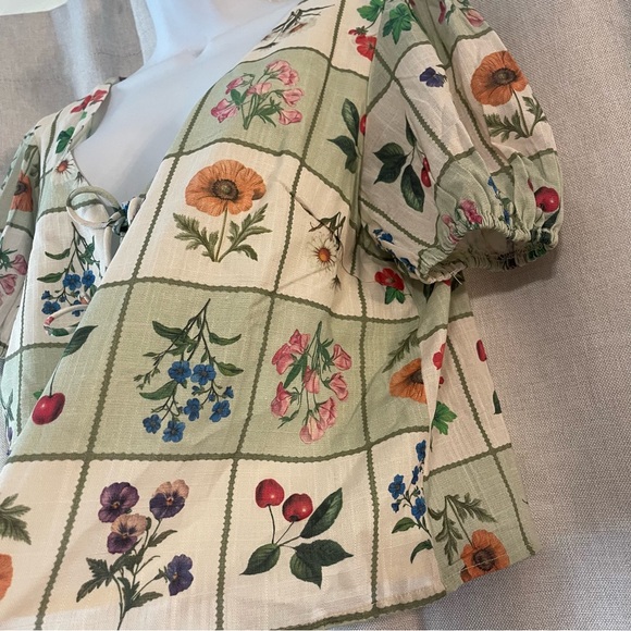 Petal & Pup Asta Tie Front Top in Flower Market - Picture 5 of 8